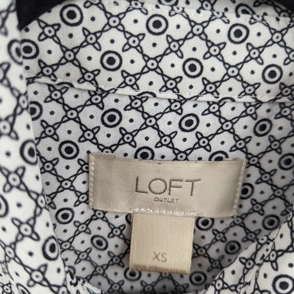 LOFT Outlet Roll Tab Long Sleeve Button Down Shirt - Picture 6 of 8